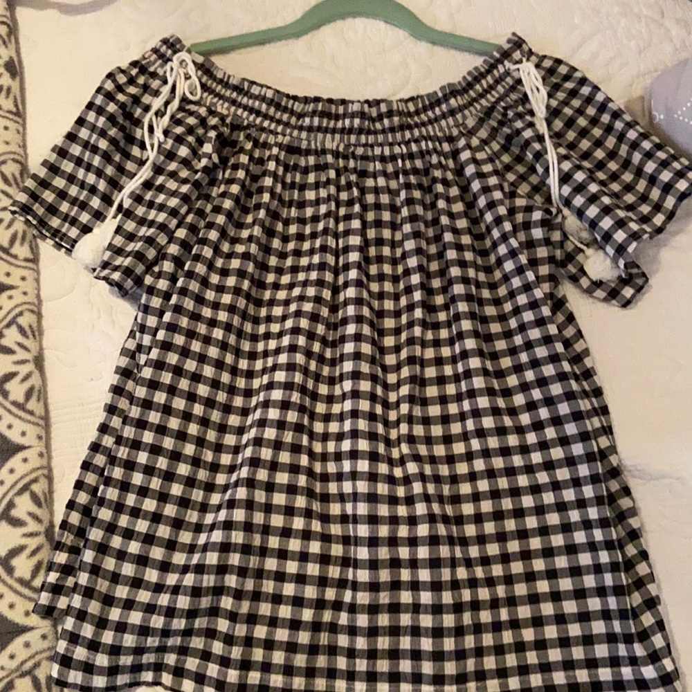 Loft off or on shoulder blouse